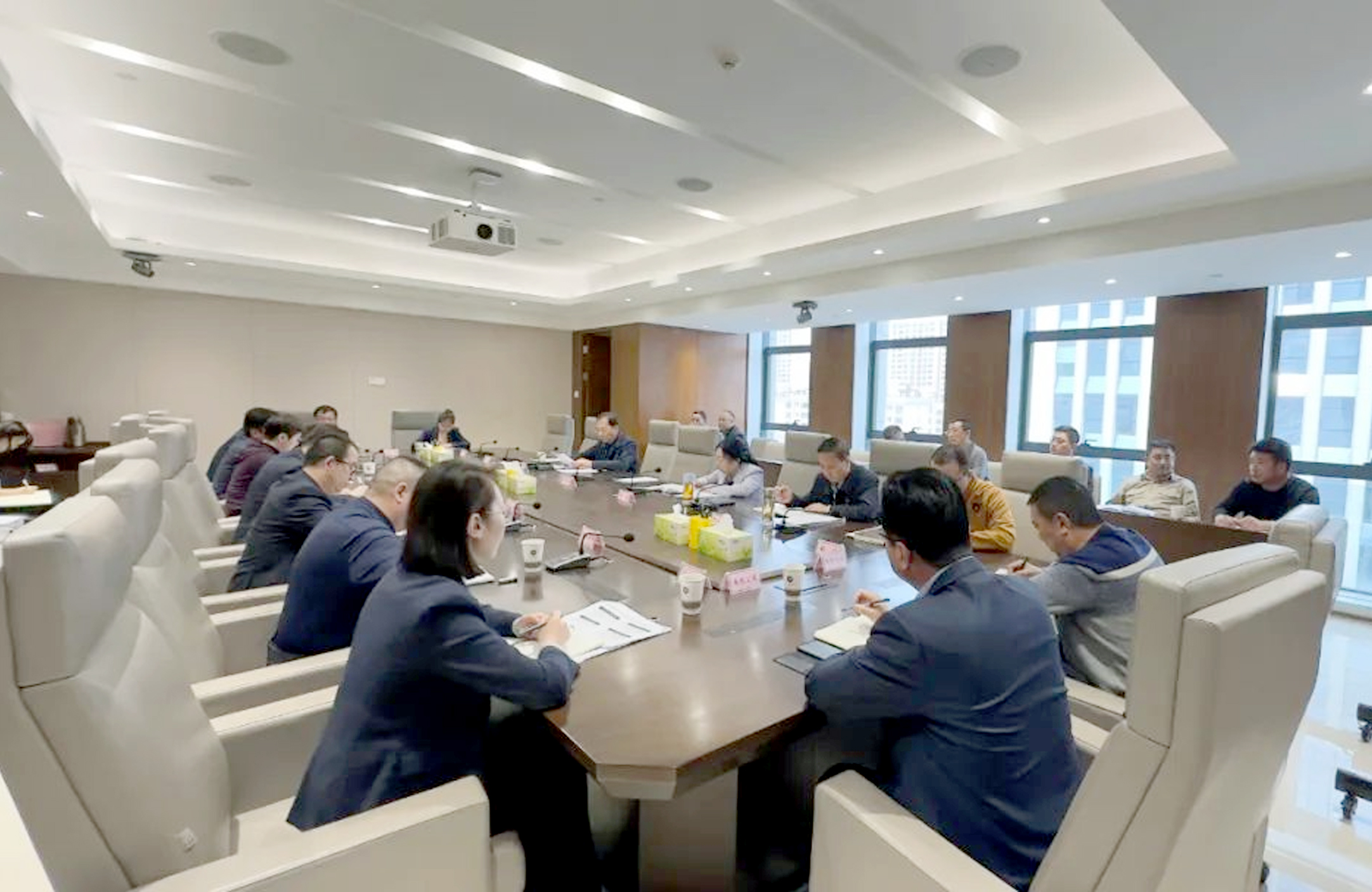 江南体育网页版(中国)有限公司官网召开国有企业改革深化提升行动动员部署会议